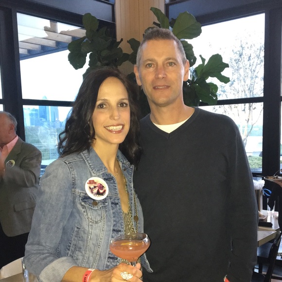 Meet your Posher, Elisa - Picture 1 of 2